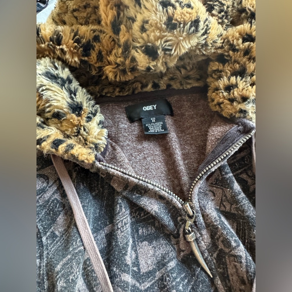 Obey Gray and Black Graphic Hoodie - Picture 4 of 4